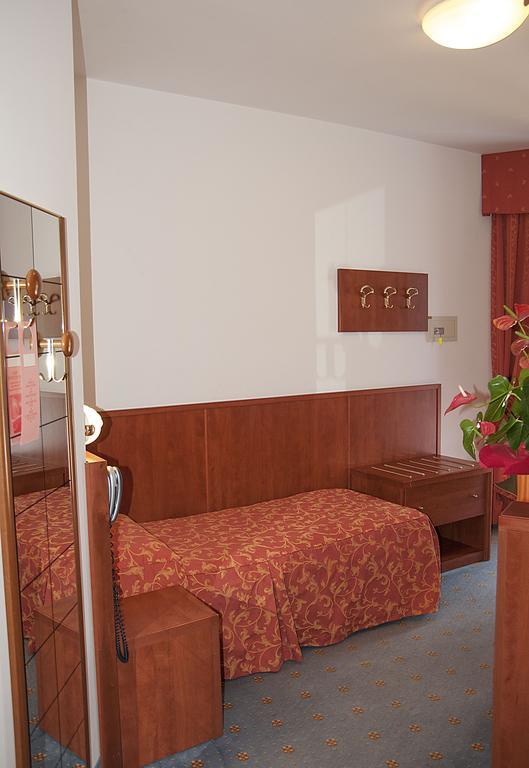 Hotel Garden Limone sul Garda Pokój zdjęcie