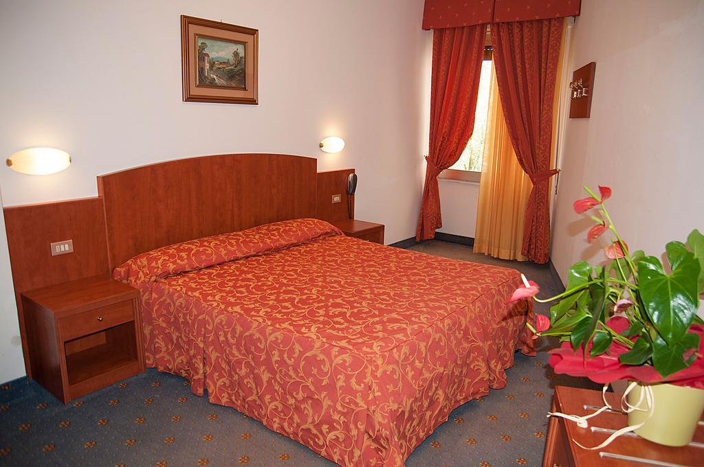 Hotel Garden Limone sul Garda Pokój zdjęcie